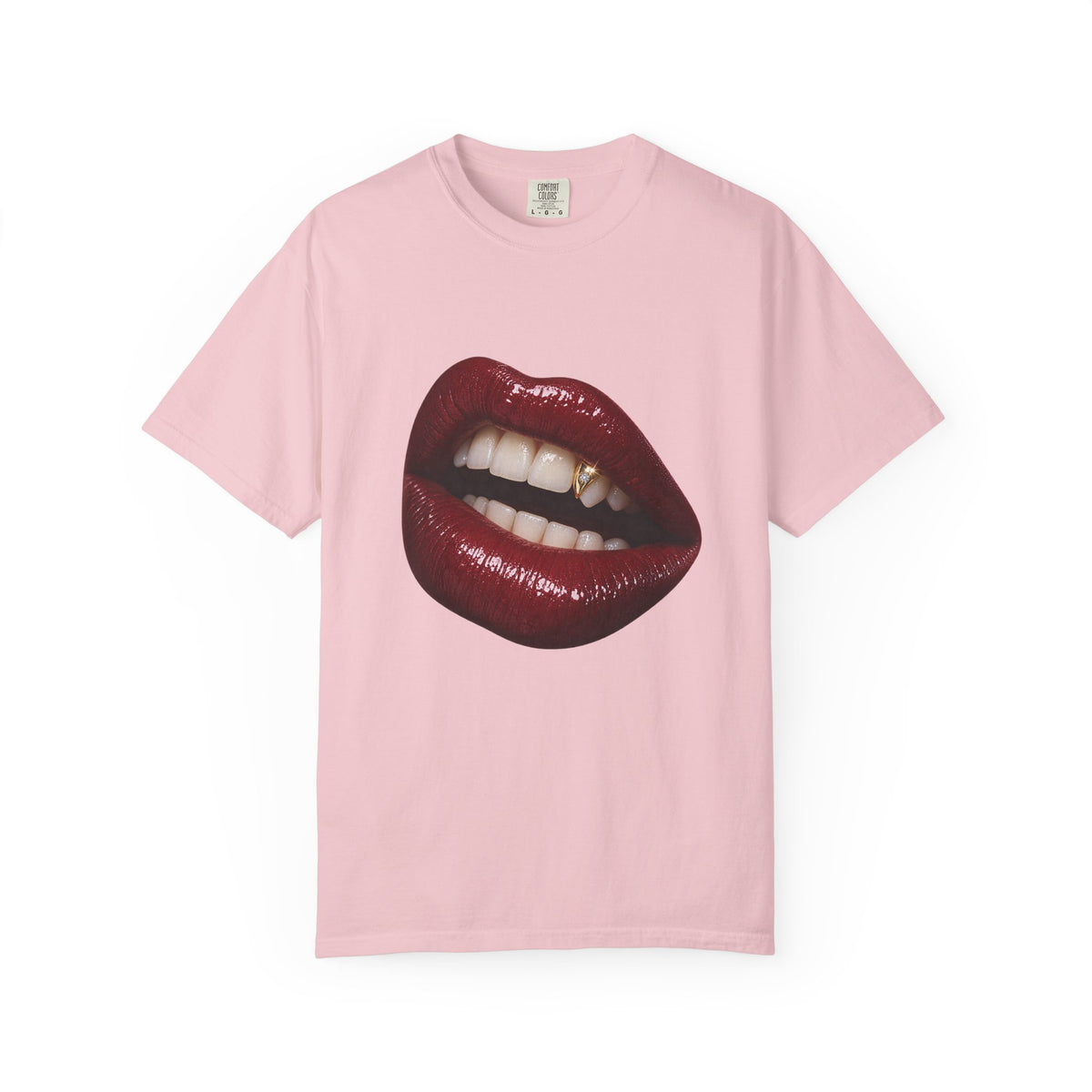 Burgundy Kiss Graphic Tee – Glossy Lips & Gold Tooth Print – Comfort Colors 1717